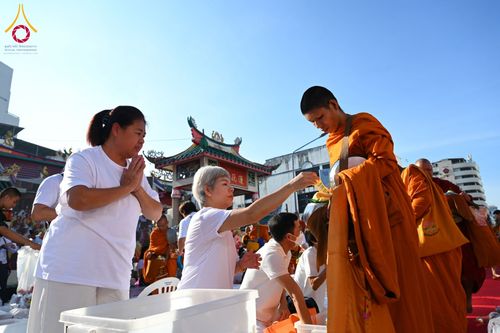 ภาพ No.147904:มหาสังฆทานครั้งยิ่งใหญ่ ตักบาตรพระ 10,000 รูป คณะสงฆ์ 4 ประเทศ 14 จังหวัดภาคใต้ วันอาทิตย์ที่ 11 สิงหาคม พ.ศ. 2567 ณ นิพัทธ์อุทิศ 3 ใจกลางนครหาดใหญ่ จ.สงขลา