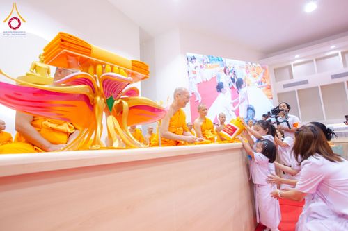 ภาพ No.165513:พิธีทอดกฐิน แสงสว่างแห่งดวงปัญญา ณ ศูนย์พุทธศาสตร์ศึกษา DCI อ.บางบาล พระนครศรีอยุธยา วันเสาร์ ที่ 20 ตุลาคม พ.ศ. 2567