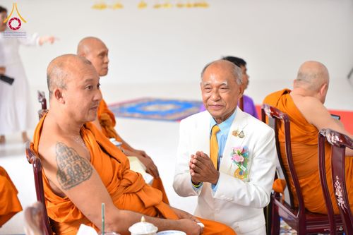 ภาพ No.152535:พิธียกฉัตรขาว 5 ชั้น กางกั้นถวายองค์พระประธาน อาคารปฏิบัติธรรมวัดสายสุวพรรณ ต.คลองสี่ อ.คลองหลวง จ.ปทุมธานี วันเสาร์ที่ 7 กันยายน พ.ศ. 2567