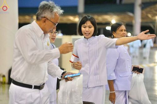 ภาพ No.134612:V.35 เพื่อบุญต้นเดือน การรับบุญของเจ้าหน้าที่หน่วยงานต่างๆ เพื่องานบุญวันอาทิตย์ต้นเดือน ณ วัดพระธรรมกาย วันที่ 7 เมษายน พ.ศ. 2567