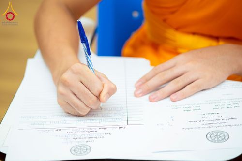 ภาพ No.267254:วันที่ 7 พฤศจิกายน พ.ศ. 2568 พิธีสอบธรรมสนามหลวง นักธรรมชั้นโท - เอก ณ สนามสอบวัดพระธรรมกาย