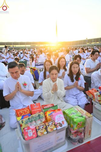 ภาพ No.187773:พิธีตักบาตรฉลองพระใหม่ ต้อนรับพุทธศักราช 2568 ณ ลานธรรมพระมหาธรรมกายเจดีย์ วัดพระธรรมกาย จ.ปทุมธานี วันที่ 1 มกราคม พ.ศ. 2568