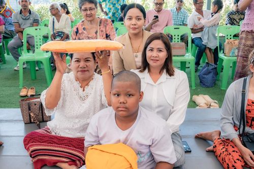 ภาพ No.133481:พิธีขอขมารับผ้าไตร, พิธีบรรพชาสามเณร, สามเณรออกบิณฑบาต ในโครงการบรรพชาสามเณร ฟื้นฟูพระพุทธศาสนาทั่วไทย  ณ ศูนย์ปฏิบัติธรรม และอบรมเยาวชนเมืองยะลา วันที่ 3 เมษายน พ.ศ. 2567