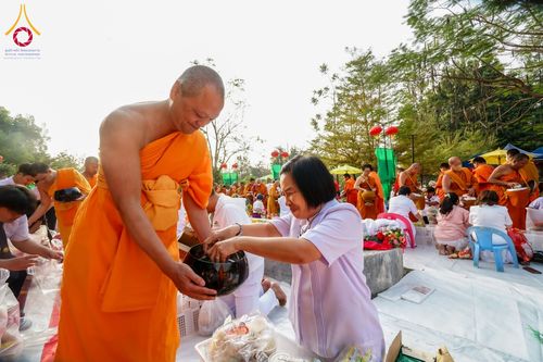 ภาพ No.206800:พิธีตักบาตรพระ 1,000 รูป ปืที่ 7 วันอาทิตย์ที่ 9 กุมภาพันธ์ พ.ศ. 2568 ณ วัดห้วยตองสัก อำเภอจอมทอง จังหวัดเชียงใหม่