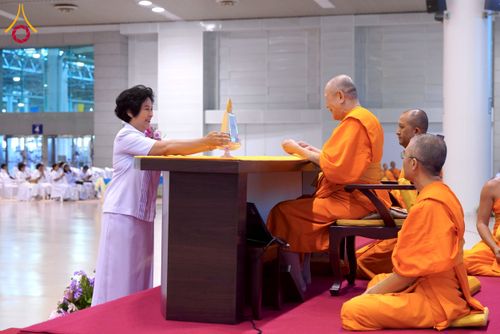 ภาพ No.232190:วันอาทิตย์ที่ 6 กรกฏาคม พ.ศ. 2568 พิธีมอบโล่เกียรติคุณ สวดธัมมจักกัปปวัตตนสูตร และรางวัลโครงการผู้นำแสงสว่างออนไลน์ ณ ห้องแก้วสารพัดนึก1 สภาธรรมกายสากล วัดพระธรรมกาย