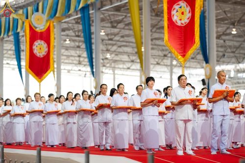 ภาพ No.178007:พิธีทอดผ้าป่าต้นสมบัติจักรพรรดิ ในวันอาทิตย์ที่ 1 ธันวาคม พ.ศ. 2567 ณ สภาธรรมกายสากล วัดพระธรรมกาย