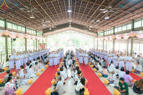 ภาพ No.135088: พิธีบรรพชาสามเณร  พิธีตักบาตรฉลองสามเณรใหม่ วันที่ 1 เมษายน พ.ศ.2567 ในโครงการบรรพชาสามเณรฟื้นฟูพระพุทธศาสนาทั่วไทย ณ ศูนย์ปฏิบัติธรรมแก้วเมืองเลย