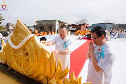 ภาพ No.132214:พิธีประดิษฐานยอดอุโบสถ บูชาธรรม 80 ปี หลวงพ่อธัมมชโย ณ วัดพระธรรมกายโทชิหงิ ประเทศญี่ปุ่น วันอาทิตย์ที่ 24 มีนาคม พ.ศ. 2567