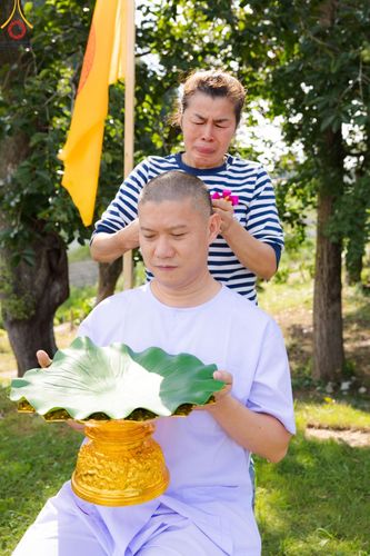 ภาพ No.147465:พิธีตัดปอยผม ขอขมา มอบบาตร ผ้าไตร โครงการปฐมอุปสมบท สมโภชอุโบสถ บูชาธรรม 80 ปี หลวงพ่อธัมมชโย ณ วัดพระธรรมกายโทชิหงิ ประเทศญี่ปุ่น วันพฤหัสบดีที่ 8 สิงหาคม พ.ศ. 2567