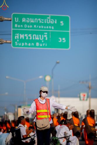 ภาพ No.198760:V.50 สารพัดV สารพัดดี ที่ธรรมยาตรา ในโครงการธรรมยาตรา กตัญญูบูชา มหาปูชนียาจารย์ พระมงคลเทพมุนี(สด จนฺทสโร) พระผู้ปราบมาร อนุสรณ์สถาน 7 แห่ง ปีที่ 13 ระหว่างวันที่ 2-31 มกราคม พ.ศ. 2568