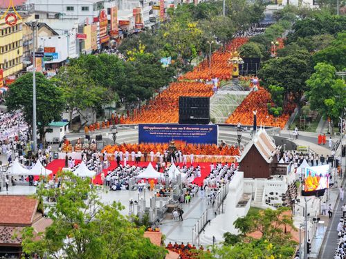 ภาพ No.126081:พิธีทำบุญเมืองนครราชสีมา ฉลอง 556 ปี ตักบาตรพระ 10,000 รูป ในวันเสาร์ที่ 2 มีนาคม พ.ศ.2567 ณ อนุสาวรีย์ท้าวสุรนารี จ.นครราชสีมา จัดโดย คณะสงฆ์จังหวัดนครราชสีมา ร่วมกับสำนักงานจังหวัดนครราชสีมา