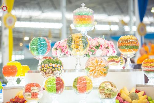 ภาพ No.123057:พิธีตักบาตร และพิธีบูชาข้าวพระ ในวันอาทิตย์ต้นเดือนที่ 4 กุมภาพันธ์ พ.ศ. 2567 ณ วัดพระธรรมกาย จ.ปทุมธานี