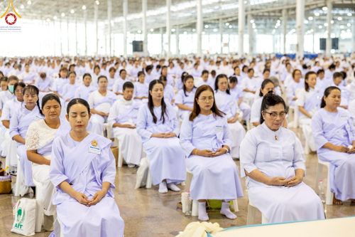 ภาพ No.222806:วันอาทิตย์ต้นเดือนที่ 4 พฤษภาคม พ.ศ. 2568 พิธีบูชาข้าวพระ ณ สภาธรรมกายสากล วัดพระธรรมกาย