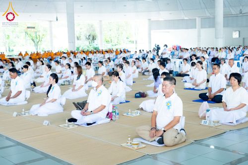 ภาพ No.226566:วันที่ 26 พฤษภาคม พ.ศ. 2568 พิธีบุพเปตพลี ครั้งที่ 164 ร่วมอุทิศบุญแด่หมู่ญาติที่ล่วงลับไปแล้ว และสืบทอดอายุพระพุทธศาสนา ณ หอฉันคุณยายอาจารย์ฯ วัดพระธรรมกาย