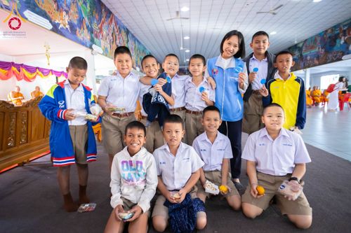 ภาพ No.197485:พิธีทอดผ้าป่าทำนุบำรุงศาสนสถาน ณ วัดโบสถ์(บน) ตำบลบางคูเวียง อำเภอบางกรวย จังหวัดนนทบุรี ในโครงการธรรมยาตรา กตัญญูบูชา มหาปูชนียาจารย์ พระมงคลเทพมุนี(สด จนฺทสโร) พระผู้ปราบมาร อนุสรณ์สถาน 7 แห่ง ปีที่ 13 วันที่ 17 มกราคม พ.ศ. 2568