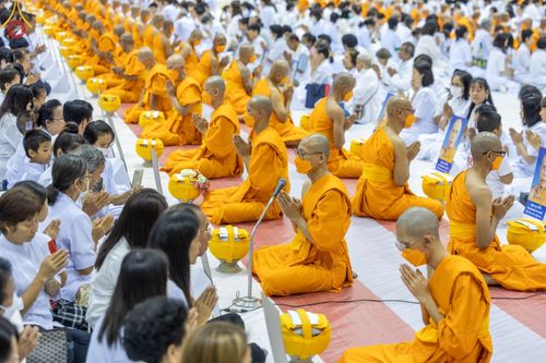 ภาพ No.101700:พิธีขอบรรพชา, พิธีขอสรณคมน์และศีล, พิธีถวายบาตร ในโครงการอุปสมบทหมู่ รุ่นบูชาธรรมมหาปูชนียาจารย์ ณ วัดพระธรรมกาย วันที่ 9 ธันวาคม พ.ศ. 2566