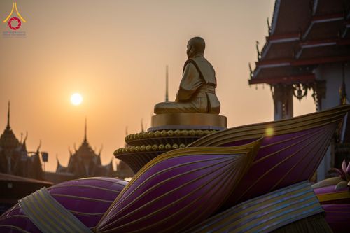 ภาพ No.297414:วันที่ 15 มกราคม พ.ศ.2569 พระธรรมยาตราปฏิบัติธรรมและถ่ายภาพหมู่ประวัติศาสตร์ อนุสรณ์สถานลำดับที่ 4 สถานที่เกิดด้วยกายธรรม  ณ วัดโบสถ์บน ต.บางคูเวียง จ.นนทบุรี ในโครงการธรรมยาตรา กตัญญูบูชา มหาปูชนียาจารย์ พระมงคลเทพมุนี(สด จนฺทสโร) พระผู้ปราบมาร อนุสรณ์ส