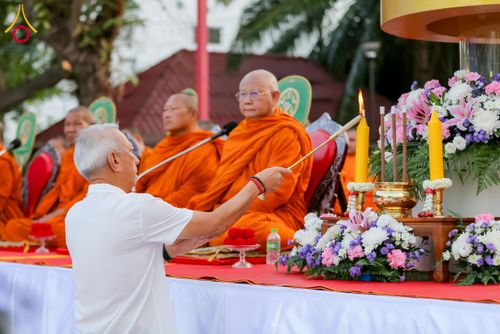 ภาพ No.313845:วันอาทิตย์ที่ 14 มีนาคม พ.ศ. 2569 ทำบุญเมืองหาดใหญ่ตักบาตรพระ 1,109 รูป เติมบุญใหญ่ หลังวิกฤตมหาอุทกภัย ณ ซุ้มประตูไชน่าทาวน์ ถนนศุภสารรังสรรค์ อ.หาดใหญ่ จ.สงขลา