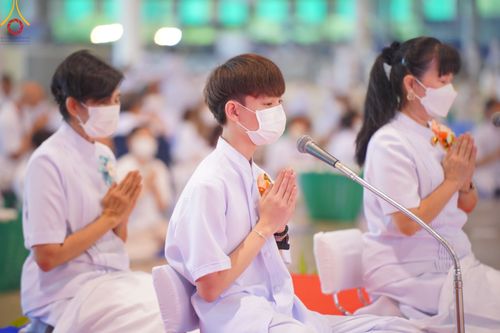 ภาพ No.78806:พิธีตักบาตร ข้าวสารอาหารแห้ง พิธีบูชาข้าวพระ ในวันอาทิตย์ต้นเดือนที่ 2 เมษายน พ.ศ. 2566