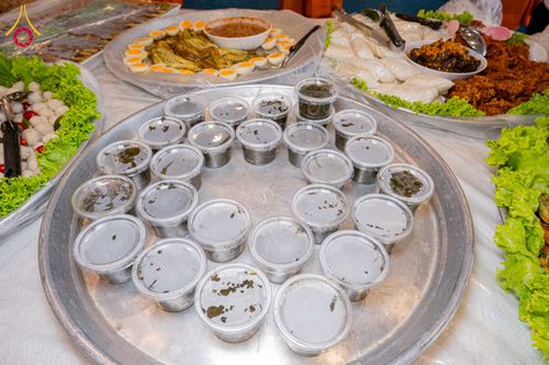 ภาพ No.303956:วันที่ 28 มกราคม พ.ศ. 2569 พิธีถวายภัตตาหารเป็นสังฆทาน แด่พระธรรมยาตรา ณ วัดพระธรรมกาย  จังหวัดปทุมธานี ในโครงการธรรมยาตรา กตัญญูบูชา มหาปูชนียาจารย์ พระมงคลเทพมุนี(สด จนฺทสโร) พระผู้ปราบมาร อนุสรณ์สถาน 7 แห่ง ปีที่ 14