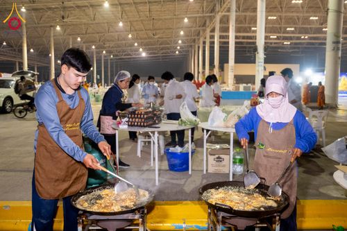 ภาพ No.303775:วันที่ 28 มกราคม พ.ศ. 2569 พิธีถวายภัตตาหารเป็นสังฆทาน แด่พระธรรมยาตรา ณ วัดพระธรรมกาย  จังหวัดปทุมธานี ในโครงการธรรมยาตรา กตัญญูบูชา มหาปูชนียาจารย์ พระมงคลเทพมุนี(สด จนฺทสโร) พระผู้ปราบมาร อนุสรณ์สถาน 7 แห่ง ปีที่ 14