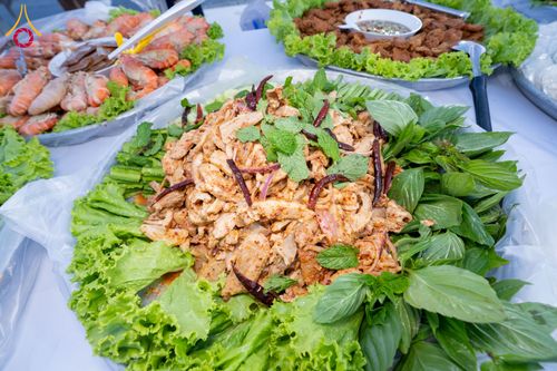 ภาพ No.290887:วันที่ 9 มกราคม พ.ศ. 2569 พิธีถวายภัตตาหารเป็นสังฆทาน แด่พระธรรมยาตรา ณ อนุสรณ์สถานคลองบางนางแท่น อ.สามพราน จ.นครปฐม ในโครงการธรรมยาตรา กตัญญูบูชา มหาปูชนียาจารย์ พระมงคลเทพมุนี(สด จนฺทสโร) พระผู้ปราบมาร อนุสรณ์สถาน 7 แห่ง ปีที่ 14