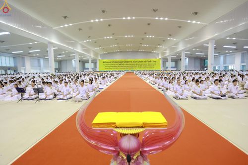 ภาพ No.318583:วันอาทิตย์ต้นเดือนที่ 5 เมษายน พ.ศ.2569 พิธีทอดผ้าป่าสมทบมหาสังฆทาน 40,000 กว่าวัดทั่วประเทศ ณ สภาธรรมกายสากล วัดพระธรรมกาย