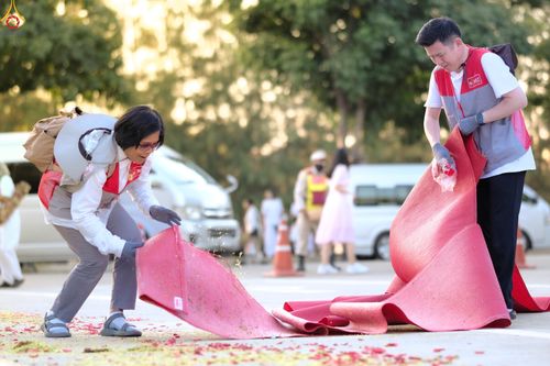 ภาพ No.296127:ภาพเบื้องหลังอาสาสมัครรวมใจ ชุดที่ 1 ในโครงการธรรมยาตรา กตัญญูบูชา มหาปูชนียาจารย์ พระมงคลเทพมุนี(สด จนฺทสโร) พระผู้ปราบมาร อนุสรณ์สถาน 7 แห่ง ปีที่ 14