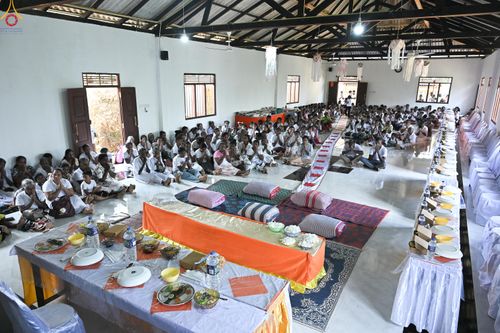 ภาพ No.278802:วันที่ 1 พฤศจิกายน  2568  กฐินสมทบวัดต่างประเทศ โดยคณะศิษยานุศิษย์ บูชาธรรม 81 ปี หลวงพ่อธัมมชโย ณ วัดธรรมรักษิตาราม ประเทศศรีลังกา