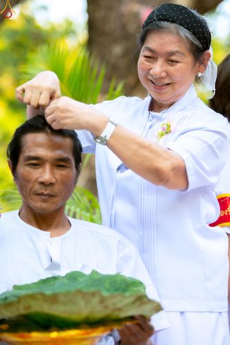 ภาพ No.319718:วันอาทิตย์ที่ 5 เมษายน พ.ศ.2569 พิธีตัดปอยผม และปลงผมนาคธรรมทายาท โครงการบรรพชาและอุปสมบทหมู่ รุ่นบูชาธรรม 82 ปี หลวงพ่อธัมมชโย