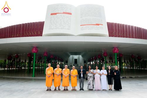 ภาพ No.340138:วันที่ 21 กรกฎาคม พ.ศ. 2569 เอกอัครราชทูตศรีลังกาประจำประเทศไทย เยี่ยมชมวัดพระธรรมกาย กระชับความสัมพันธ์ทางศาสนา
