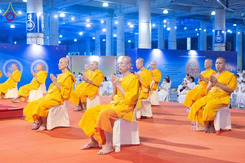 ภาพ No.266446:วันพุธที่ 5 พฤศจิกายน พ.ศ. 2568 (วันพระ ขึ้น 15 ค่ำ เดือน 12) พิธีฉลองชัยสวดมนต์ บทธัมมจักกัปปวัตตนสูตร ครบ 7,844,555,555 จบ ในวันลอยกระทง วัดพระธรรมกาย จ.ปทุมธานี