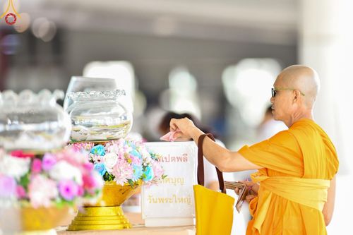 ภาพ No.211024:วันพฤหัสบดีที่ 13 มีนาคม พ.ศ. 2568  กิจกรรมวันพระ ขึ้น 15 ค่ำ เดือน 4 พิธีบุพเปตพลี ครั้งที่ 160 และ พิธีฉลองชัยสวดธัมจักรกัปปวัตนสูตร ครบ 7,196,000,000 จบ ณ วัดพระธรรมกาย