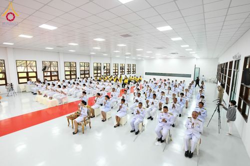 ภาพ No.194712:พิธีเจริญพระพุทธมนต์ และทำบุญตักบาตร ถวายพระราชกุศล แด่พระบาทสมเด็จพระเจ้าอยู่หัว เนื่องในโอกาสพระราชพิธีสมมงคล พระชนมายุเท่าพระบาทสมเด็จพระพุทธยอดฟ้าจุฬาโลกมหาราช สมเด็จพระปฐมบรมกษัตริยาธิราชแห่งพระราชวงศ์จักรี พุทธศักราช 2568 วันที่ 14 มกราคม พ.ศ. 2568