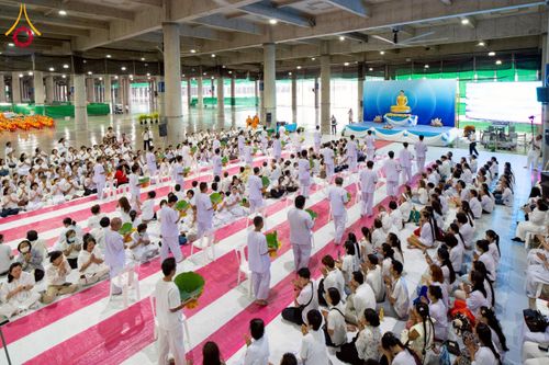 ภาพ No.230671:วันที่ 29 มิถุนายน พ.ศ.2568 พิธีตัดปอยผมและปลงผมนาคธรรมทายาท โครงการบรรพชาอุปสมบทหมู่ รุ่นเข้าพรรษา ณ วิหารคด วัดพระธรรมกาย