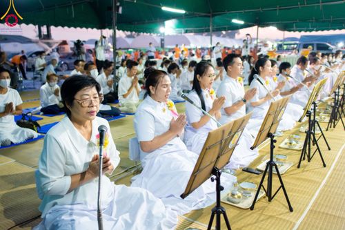 ภาพ No.108952:พิธีถวายภัตตาหารเป็นสังฆทาน แด่คณะพระธรรมยาตราฯ ในโครงการธรรมยาตรากตัญญูบูชา มหาปูชนียาจารย์ พระมงคลเทพมุนี(สด จนฺทสโร) พระผู้ปราบมาร อนุสรณ์สถาน 7 แห่ง ปีที่ 12 วันที่ 9 มกราคม พ.ศ. 2567 ณ อนุสรณ์สถานคลองบางนางแท่น  อ.สามพราน จ.นครปฐม