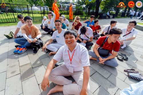 ภาพ No.224701:วันที่ 11 -12 พฤษภาคม พ.ศ. 2568 คณะพระอาจารย์ เจ้าหน้าที่ อาสาสมัคร นักศึกษา ทั้งชาวอินโดนีเซีย และชาวไทย ร่วมแรงร่วมใจ เตรียมงาน เก็บงาน ในวันวิสาขบูชา ณ พระมหาเจดีย์บรมพุทโธ ประเทศอินโดนีเซีย