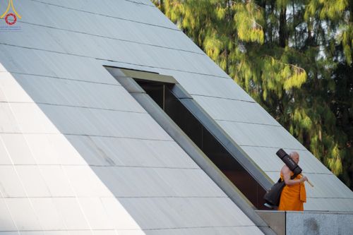 ภาพ No.110345:พิธีต้อนรับพระธรรมยาตรา ในโครงการธรรมยาตรากตัญญูบูชา มหาปูชนียาจารย์ พระมงคลเทพมุนี(สด จนฺทสโร) พระผู้ปราบมาร อนุสรณ์สถาน 7 แห่ง ปีที่ 12 วันที่ 11 มกราคม พ.ศ. 2567 ณ อนุสรณ์สถานลำดับที่ 3 สถานที่เกิดใหม่ในเพศสมณะ วัดสองพี่น้อง จ.สุพรรณบุรี