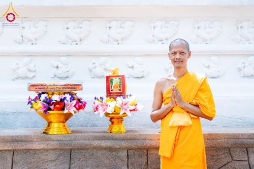 ภาพ No.175813:พิธีทอดผ้าป่าสมทบกฐิน ณ วัดศรีสุมนะ วิเวกรามายา เมืองมาตะเล ศรีลังกา โดยมูลนิธิธรรมกาย ในนามหลวงพ่อธัมมชโย วันที่ 8 พฤศจิกายน พ.ศ. 2567