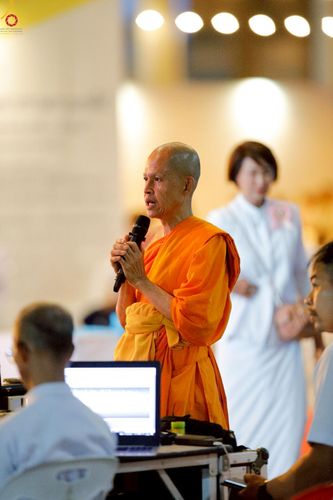 ภาพ No.244161:วันที่ 7 กันยายน พ.ศ. 2568 พิธีจุดประทีป วันครูผู้ค้นพบวิชชาธรรมกาย ณ ลานธรรมฯ และวิหารคด วัดพระธรรมกาย