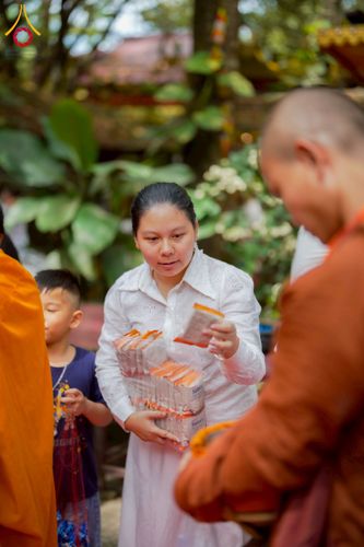 ภาพ No.274064:วันที่ 23 พฤศจิกายน พ.ศ. 2568 ประธานมูลนิธิธรรมกาย ถวายปัจจัยสมทบกฐินแด่ วัดเทียนเวียนเฟื้อกเซิน ศูนย์วิปัสสนาที่มีชื่อเสียง มากกว่า 50 ปีในเวียดนาม