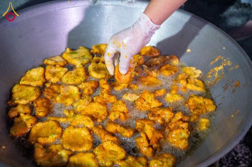 ภาพ No.190977:พิธีถวายภัตตาหารเป็นสังฆทาน แด่พระธรรมยาตรา ณ อนุสรณ์สถานคลองบางนางแท่น อ.สามพราน จ.นครปฐม ในโครงการธรรมยาตรา กตัญญูบูชา มหาปูชนียาจารย์ พระมงคลเทพมุนี(สด จนฺทสโร) พระผู้ปราบมาร อนุสรณ์สถาน 7 แห่ง ปีที่ 13 วันที่ 8 มกราคม พ.ศ. 2568