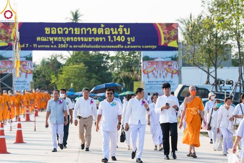 ภาพ No.109526:พิธีจุดประทีปถวายเป็นพุทธบูชา และบูชาธรรมมหาปูชนียาจารย์ วันที่ 10 มกราคม พ.ศ. 2567 ณ อนุสรณ์สถานคลองบางนางแท่น อ.สามพราน จ.นครปฐม