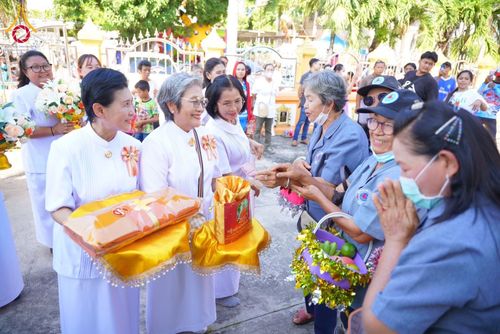 ภาพ No.176872:พิธีทอดกฐิน ณ วัดบางเป้ง จ.ชลบุรี ในโครงการทอดกฐินสามัคคีทั่วไทย 30,000 วัด บูชาธรรม 80 ปี หลวงพ่อธัมมชโย โดยคณะศิษยานุศิษย์วัดพระธรรมกาย วันที่ 29 ตุลาคม พ.ศ. 2567