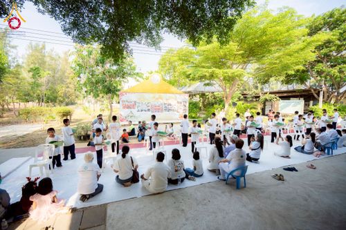 ภาพ No.216827:วันเสาร์ที่ 5 เมษายน พ.ศ. 2568 พิธีตัดปอยผม พิธีขอขมาผู้ปกครอง พิธีมอบบาตรและผ้าไตร พิธีบรรพชา ณ ศูนย์ปฏิบัติธรรมและศูนย์อบรมเยาวชนพระนครศรีอยุธยา ต.พุทเลา อ.บางปะหัน จ.พระนครศรีอยุธยา