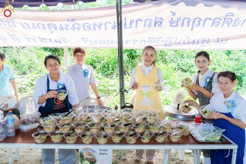 ภาพ No.169589:พิธีทอดกฐินเพื่อสร้าง หอฉันคุณยายอาจารย์ มหารัตนอุบาสิกาจันทร์ ขนนกยูง  ณ ศูนย์ปฏิบัติธรรมชลบุรี วันที่ 25 ตุลาคม พ.ศ. 2567