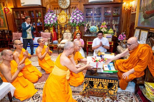 ภาพ No.159295:วันศุกร์ที่ 25 กันยายน พ.ศ. 2567 วัดพระธรรมกาย มูลนิธิธรรมกาย และคณะศิษยานุศิษย์ฯ ร่วมสมทบกัปปิยภัณฑ์ จำนวน 200,000 บาท สนับสนุนสำนักงานเจ้าคณะใหญ่หนตะวันออก ฝ่ายสาธารณสงเคราะห์ของมหาเถรสมาคม เพื่อช่วยเหลือผู้ประสบอุทกภัย