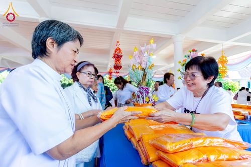 ภาพ No.274585:วันอาทิตย์ที่ 23 พฤศจิกายน พ.ศ. 2568 พิธีทอดผ้าป่าสามัคคี เพื่อระดมทุนสร้างกุฏิที่พักสามเณร ณ ศูนย์ปฏิบัติธรรมสวนผึ้ง จ.ราชบุรี