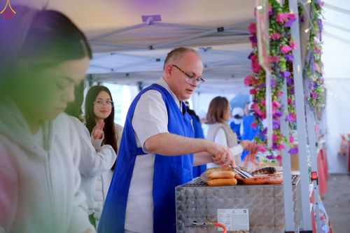 ภาพ No.255993:วันที่ 12 ตุลาคม พ.ศ. 2568 พิธีทอดกฐินวัดพระธรรมกายสวิตเซอร์แลนด์  ณ หอประชุมโรงเรียน Obergoldbach เมือง Bern ประเทศสวิตเซอร์แลนด์