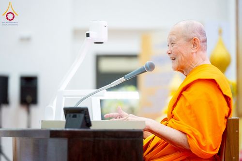 ภาพ No.224166:วันที่ 3-5 พฤษภาคม พ.ศ. 2568  กิจวัตร-กิจกรรมโครงการปฏิบัติธรรมอบรมศีลธรรม “บวชอุบาสิกาแก้ว” ถวายเป็นพระราชกุศล แด่พระบาทสมเด็จพระเจ้าอยู่หัว เนื่องในโอกาสมหามงคล “วันฉัตรมงคล” ณ วัดพระธรรมกาย อ.คลองหลวง จ.ปทุมธานี